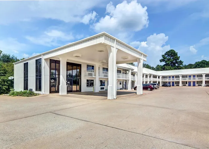 Motel 6-Lindale, Tx